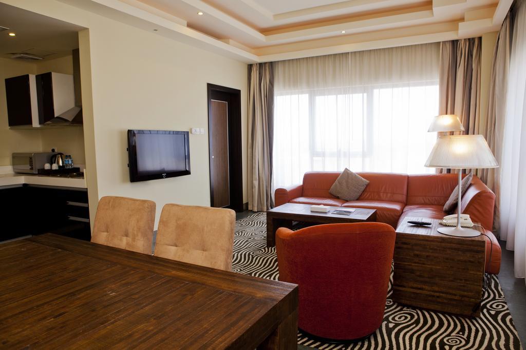Al Raya Suites Hotel Manama Exterior photo