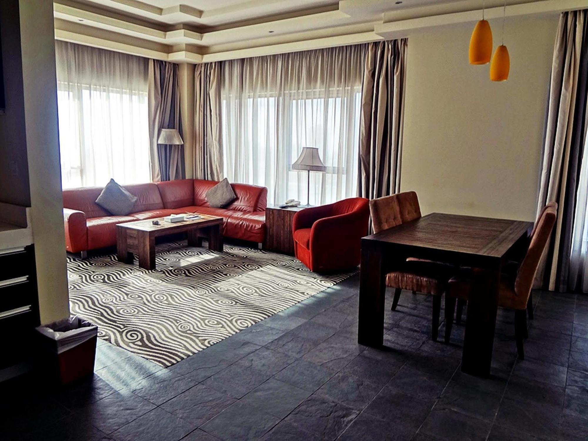 Al Raya Suites Hotel Manama Exterior photo