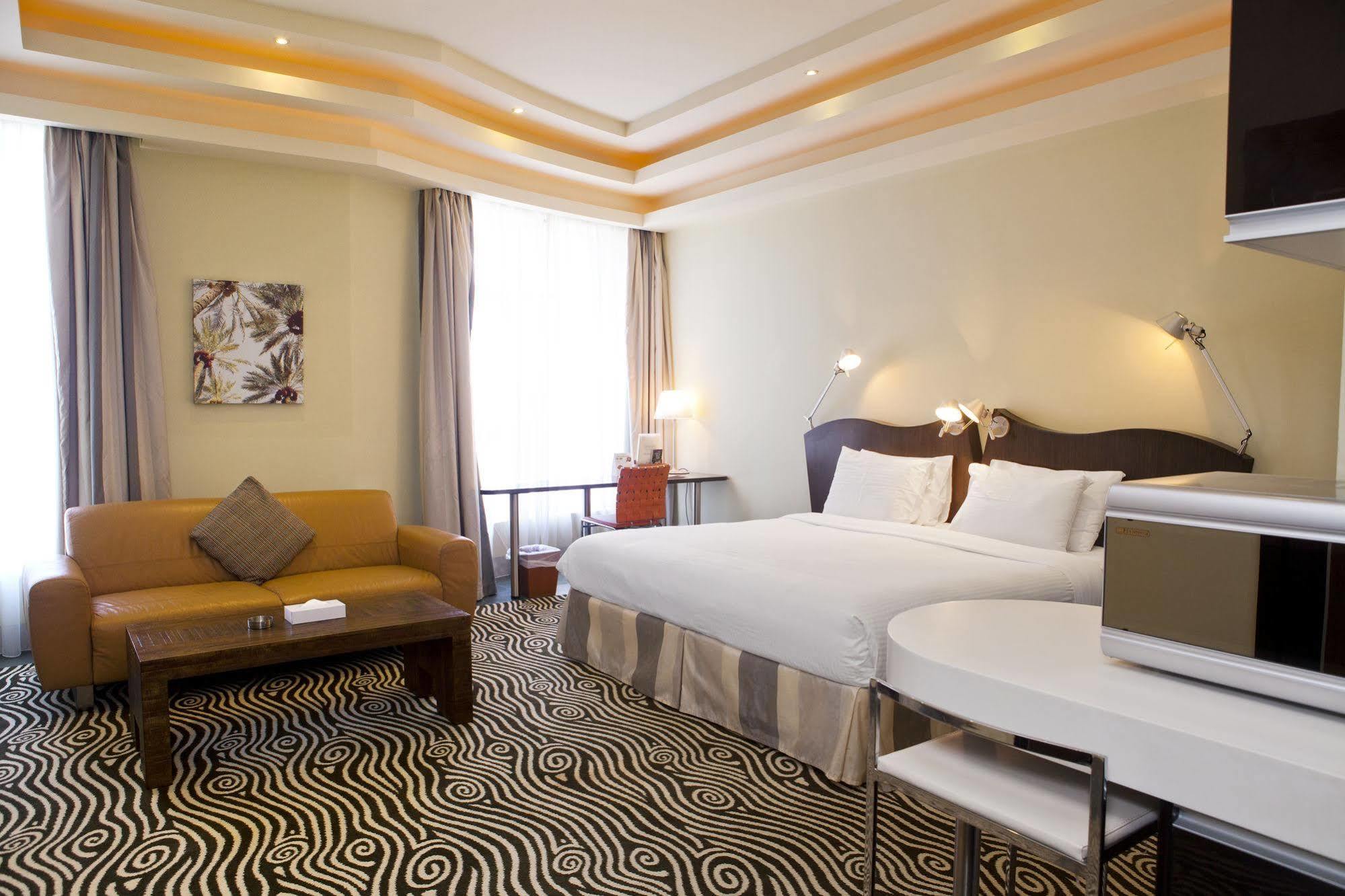 Al Raya Suites Hotel Manama Exterior photo