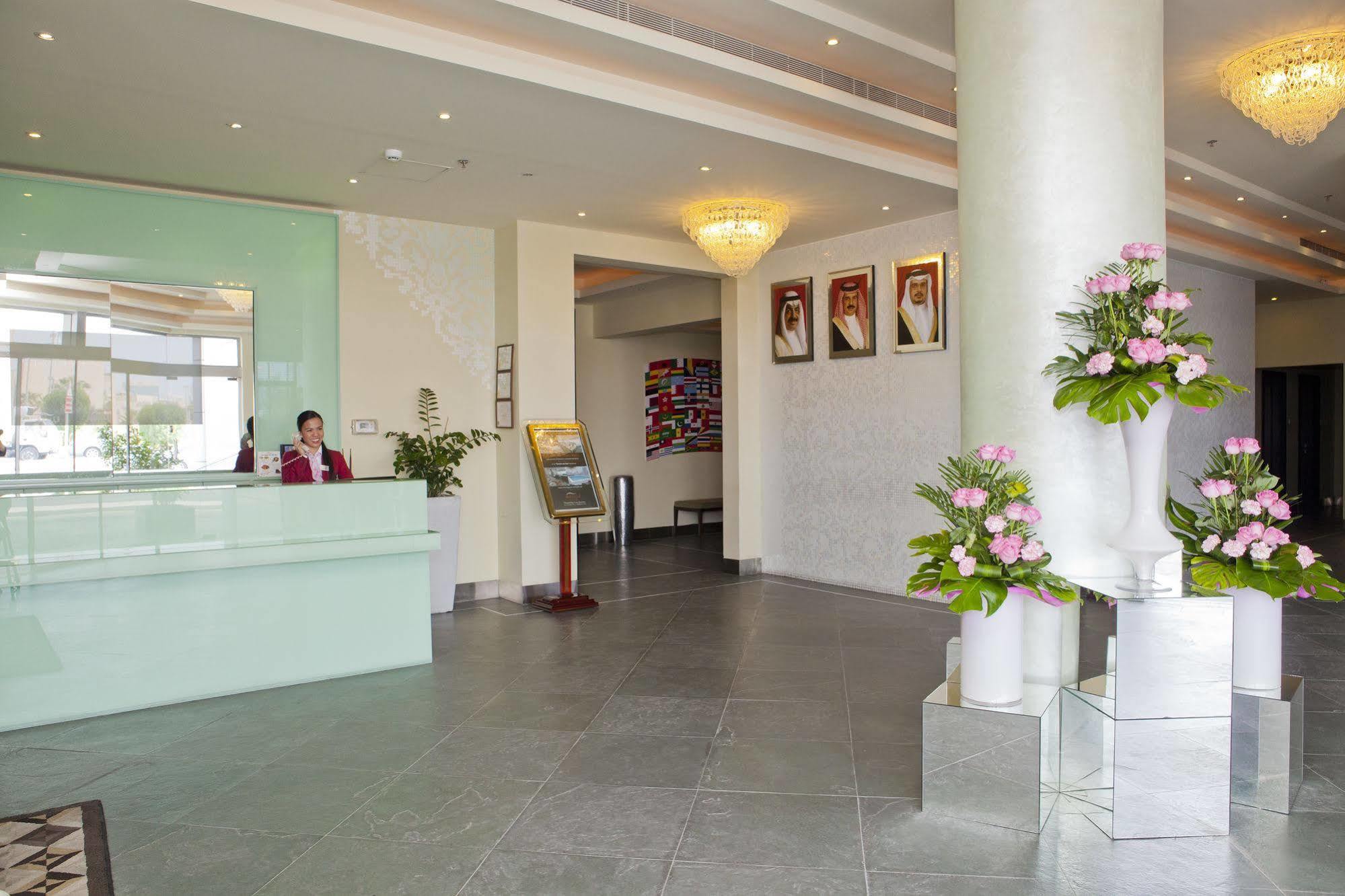 Al Raya Suites Hotel Manama Exterior photo