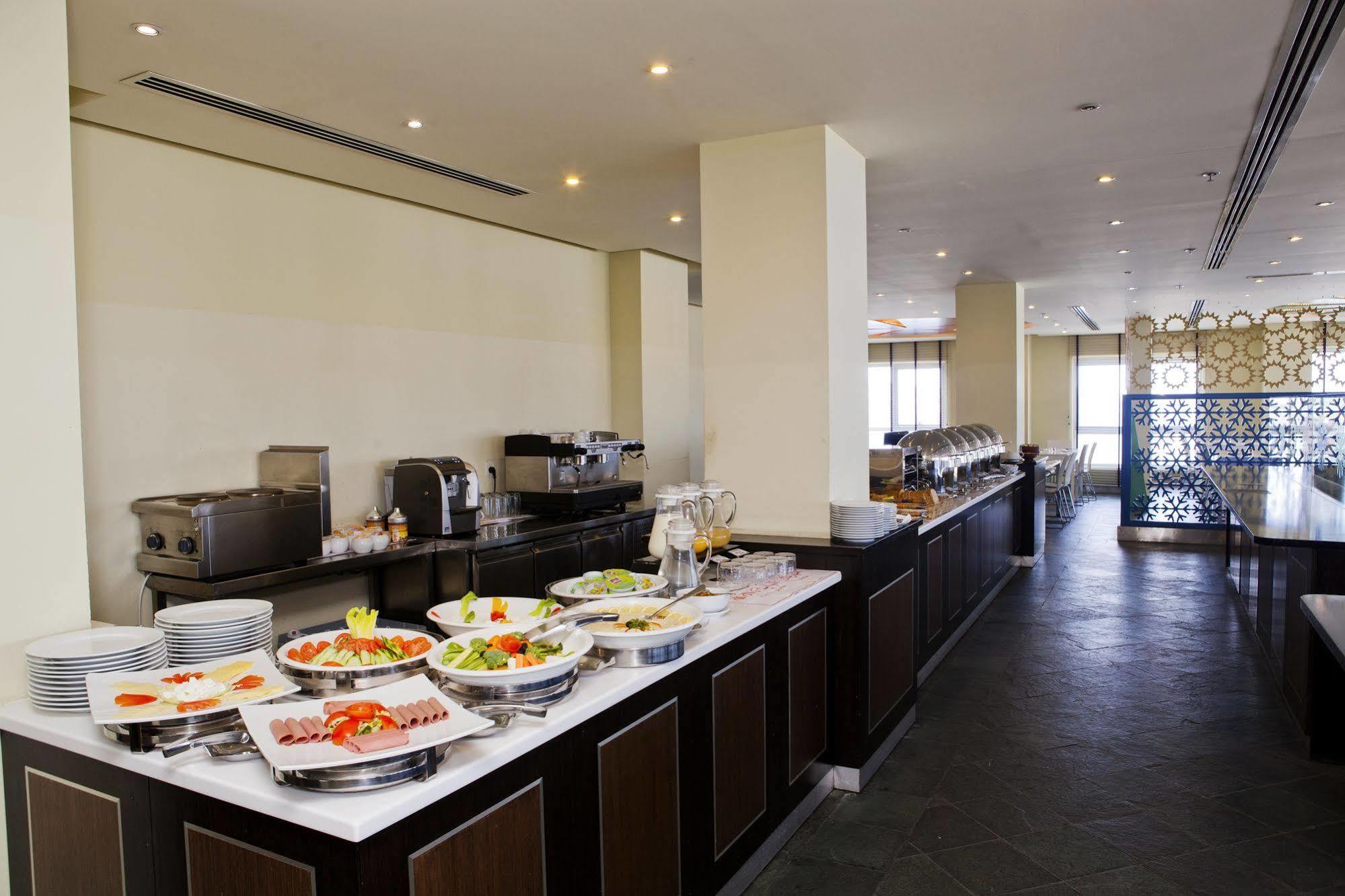 Al Raya Suites Hotel Manama Exterior photo
